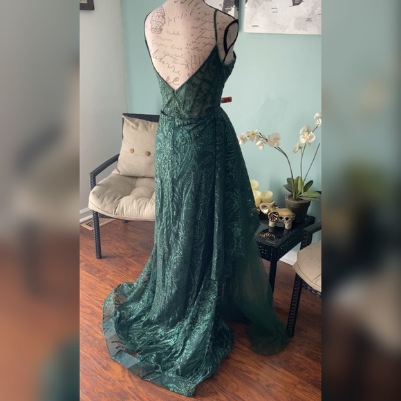 Emerald green formal dress - Picture 5 of 5
